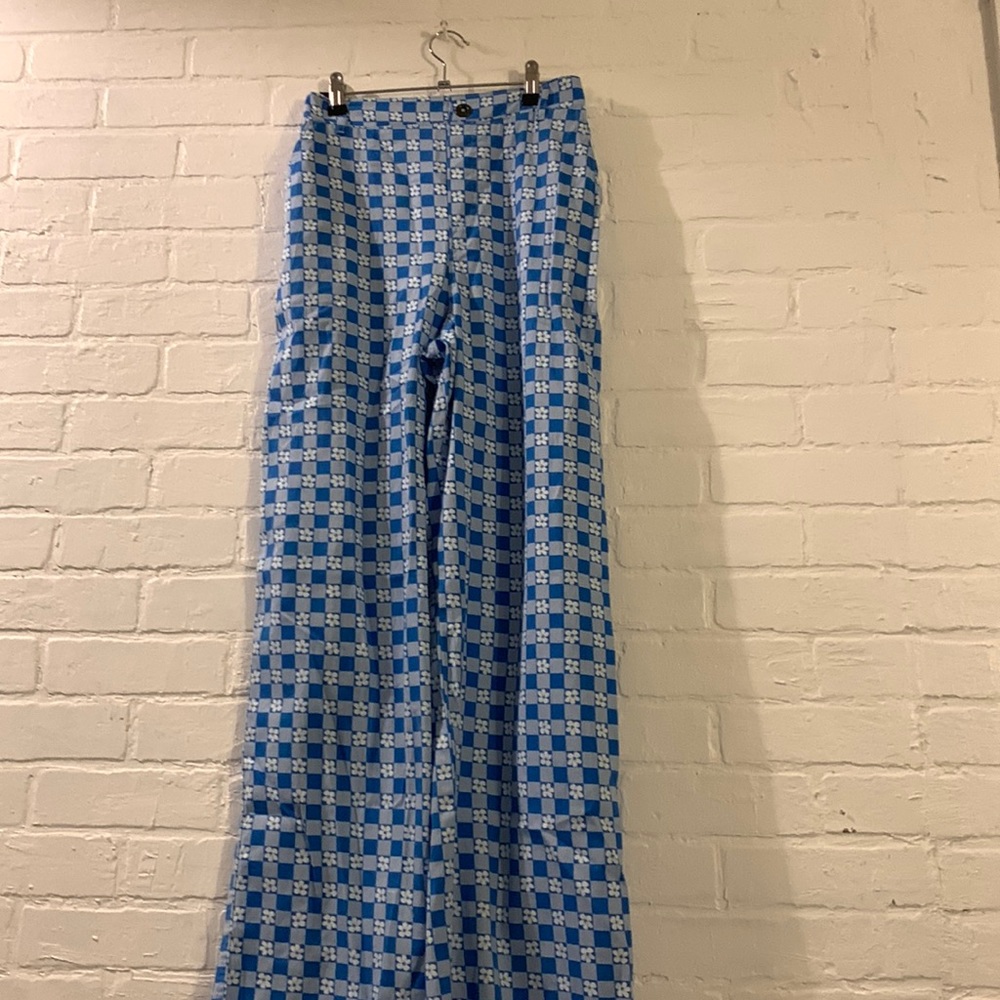 we are selling a brand new jean like floral print